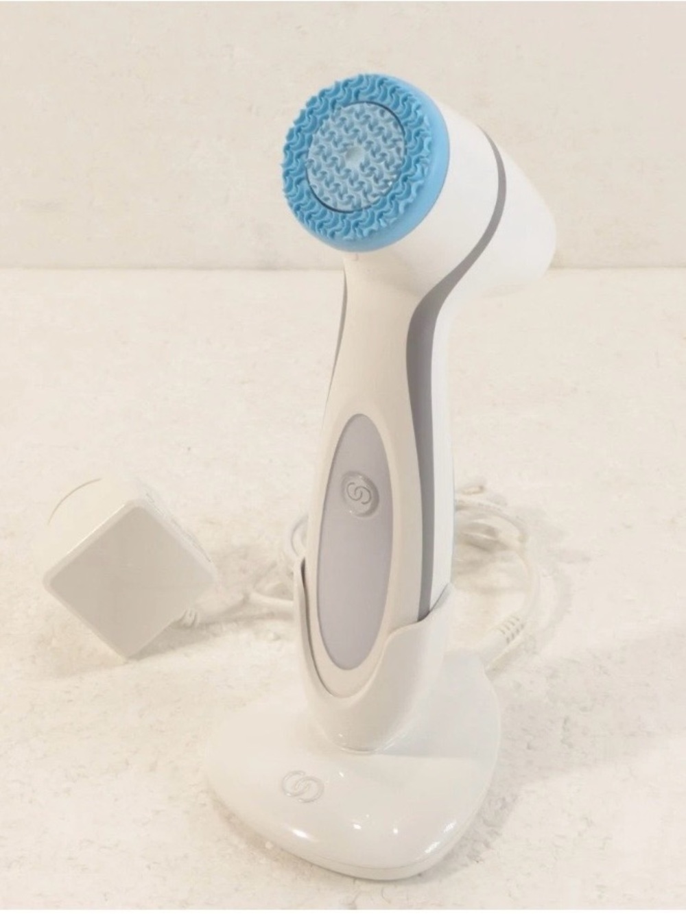 Nu Skin ageLOC LumiSpa skincare device + cleanser + new 2 heads